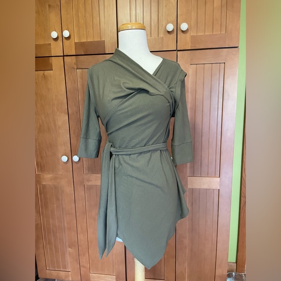 Uptown by Kiya Tomlin That’s a Wrap top in olive green. XS - Picture 2 of 5